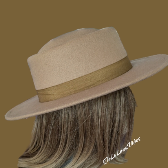 Wide Brim Felt Hat Camel Color with Band. Pre-owned. - Picture 5 of 6